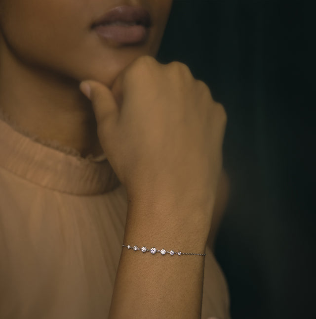 Graduated Round Brilliant Diamond Linked Tennis Bracelet in 14K Solid Gold